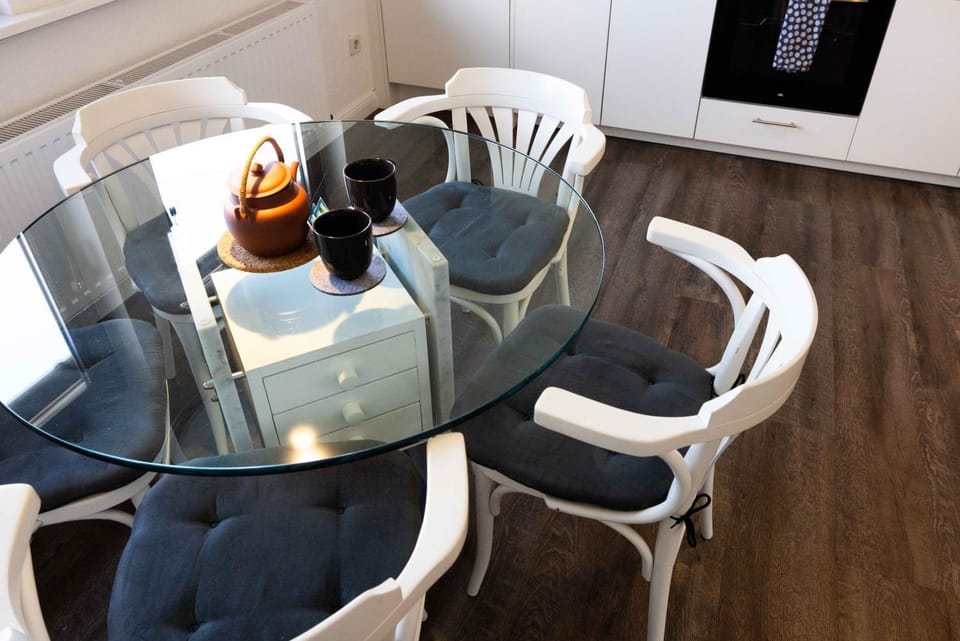 Seating area, Dining area, kitchen