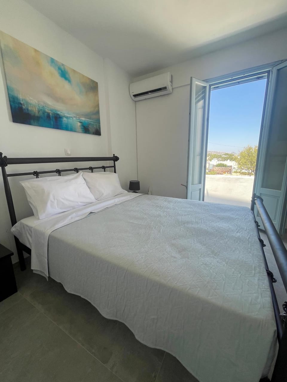 Bed, Photo of the whole room, Bedroom, air conditioner