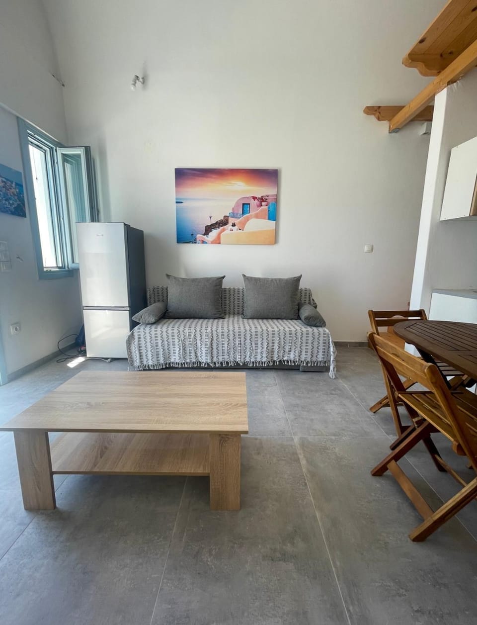 Kitchen or kitchenette, Living room, Seating area, Dining area