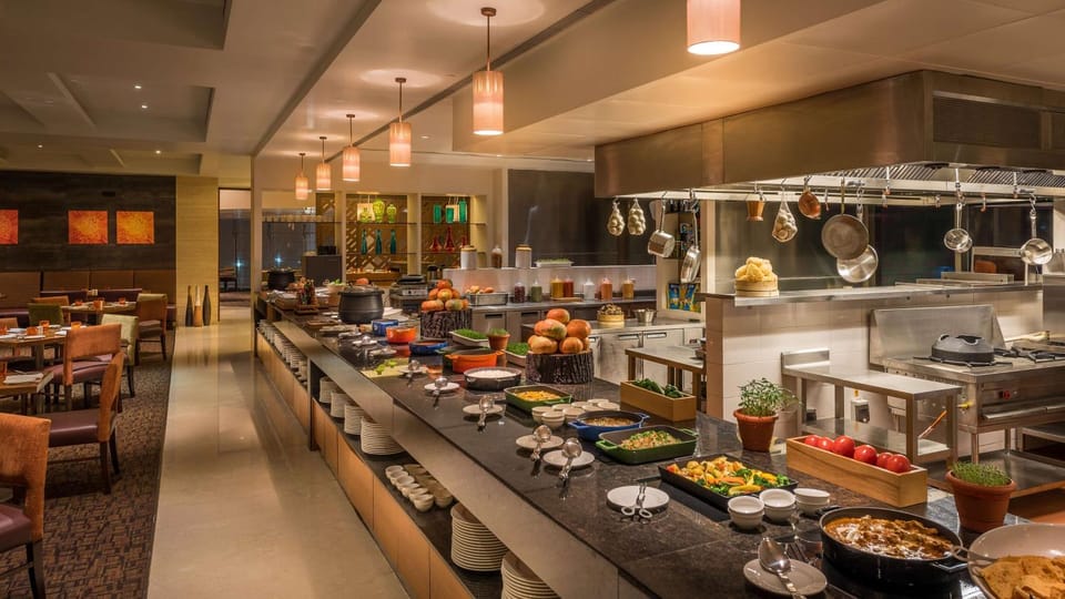 Restaurant/places to eat, Restaurant/places to eat, Dining area, On site