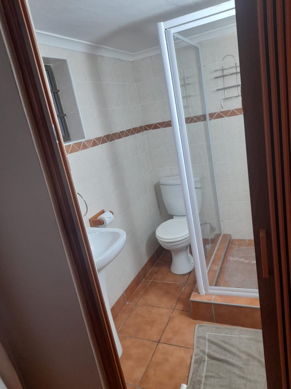Shower, Toilet