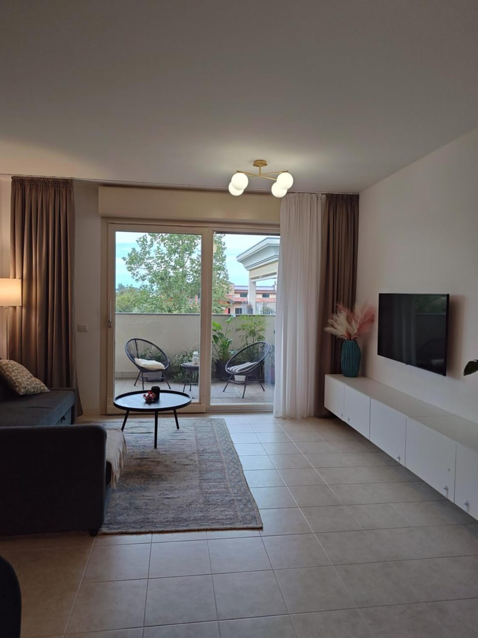 Communal lounge/ TV room, Living room