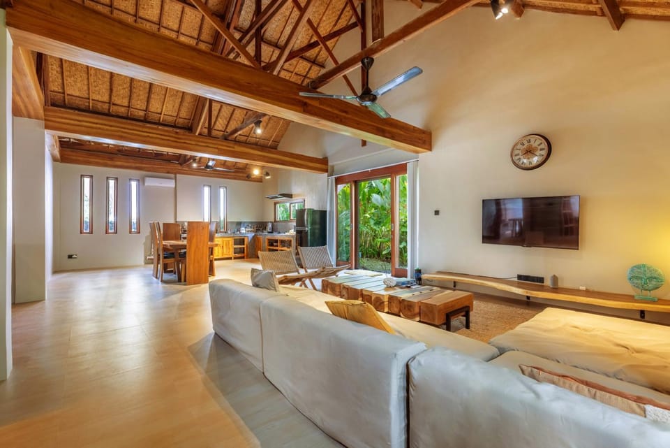 Living room, Seating area, Dining area, Inner courtyard view