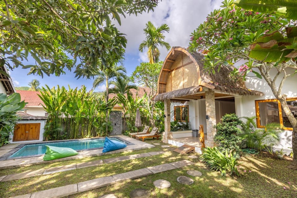 Property building, Swimming pool