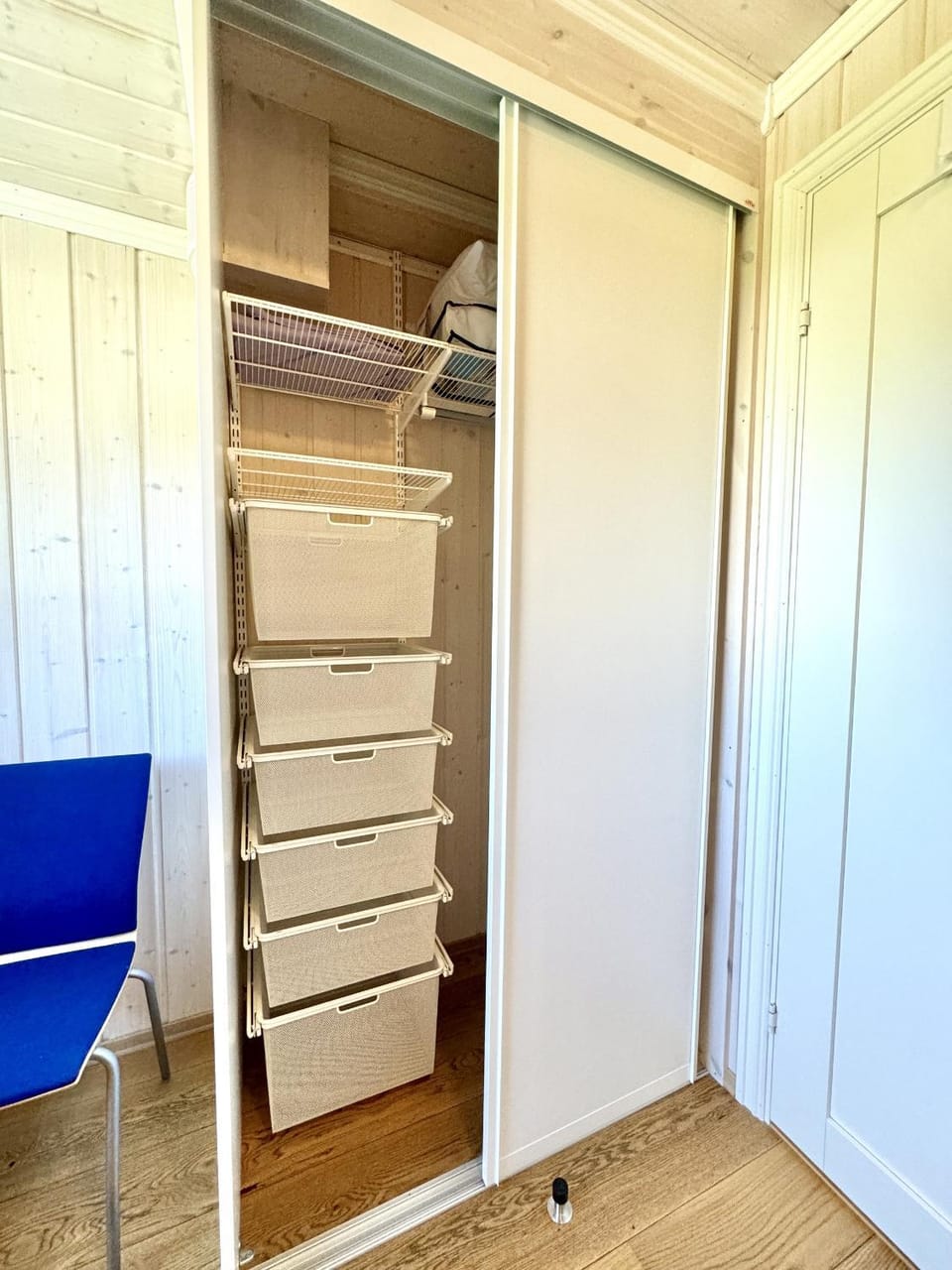 Bedroom, wardrobe
