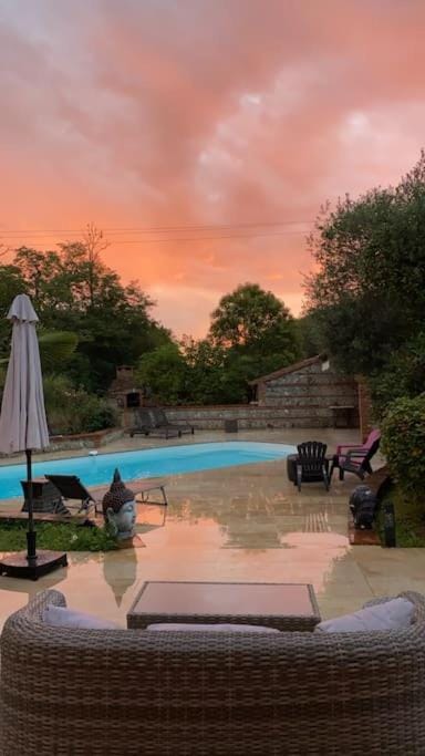 Villa entre amis famille proche Toulouse 10 pers, Jacuzzi piscine bar Villa in Occitanie