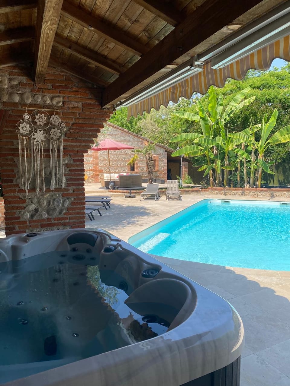 Villa entre amis famille proche Toulouse 10 pers, Jacuzzi piscine bar Villa in Occitanie