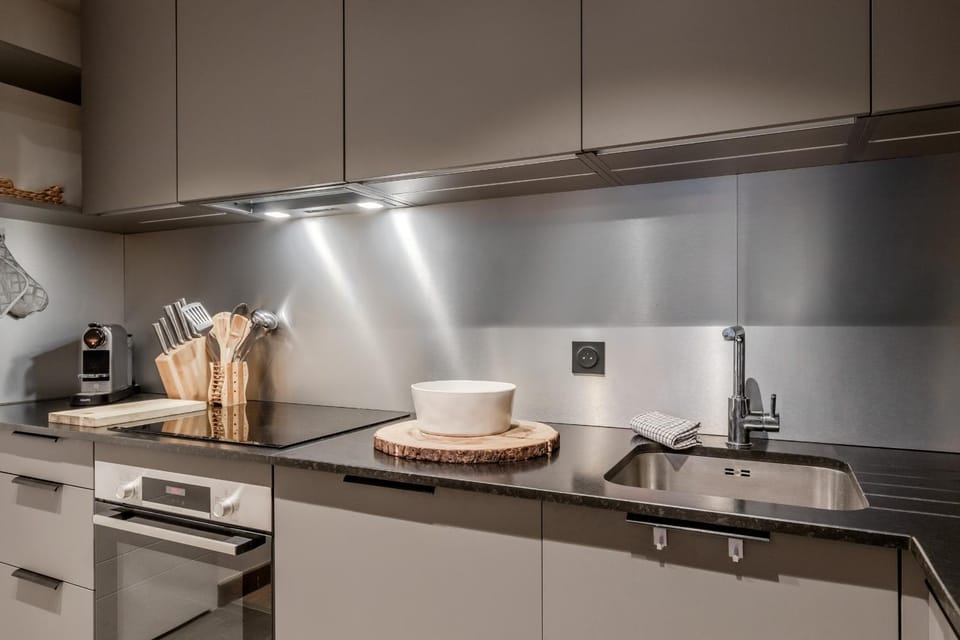 Kitchen or kitchenette