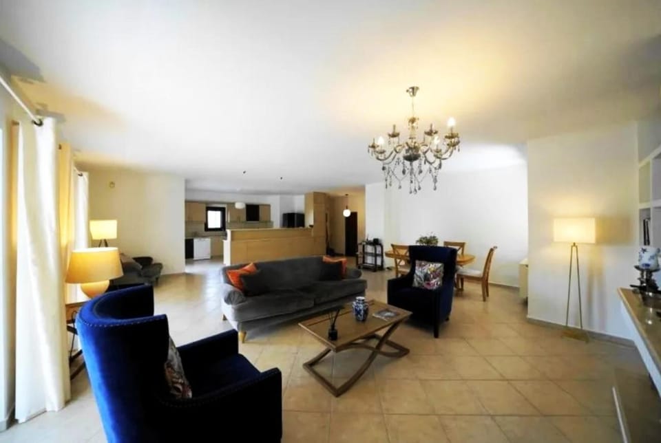 Voula Family Home Apartment in Vouliagmeni