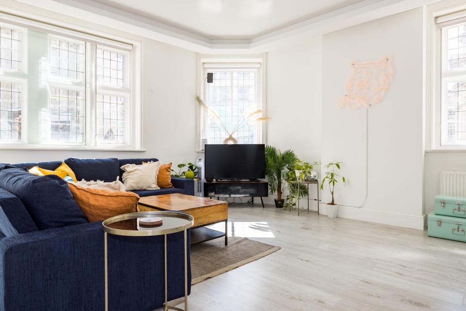 Communal lounge/ TV room, Living room
