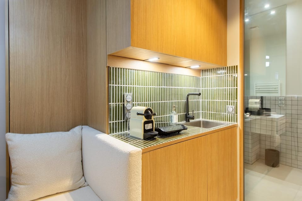 Kitchen or kitchenette