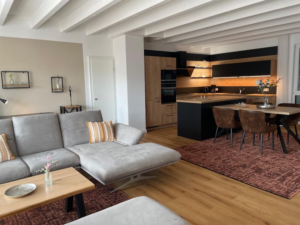 Kitchen or kitchenette, Living room, Dining area