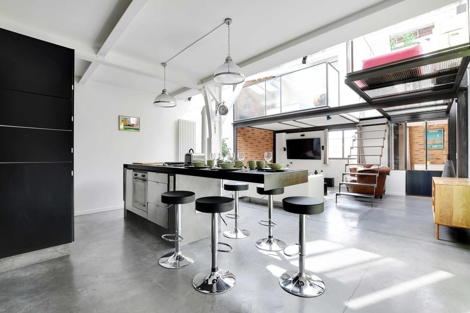 TV and multimedia, Kitchen or kitchenette, Living room, Dining area