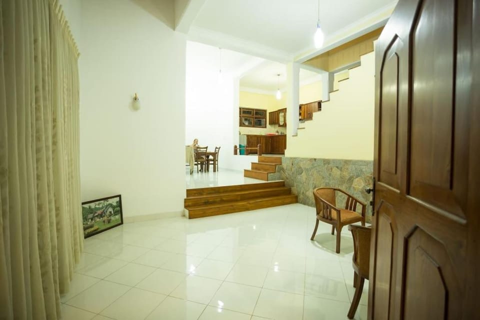 Riverview Glass Room Vacation rental in Kandy