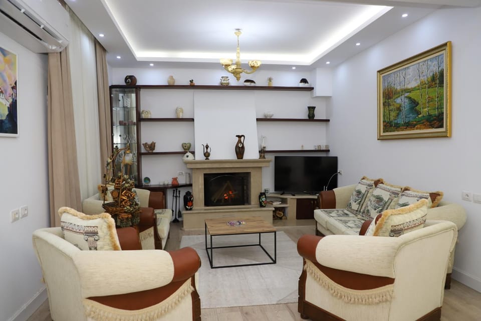 TV and multimedia, Living room, Seating area