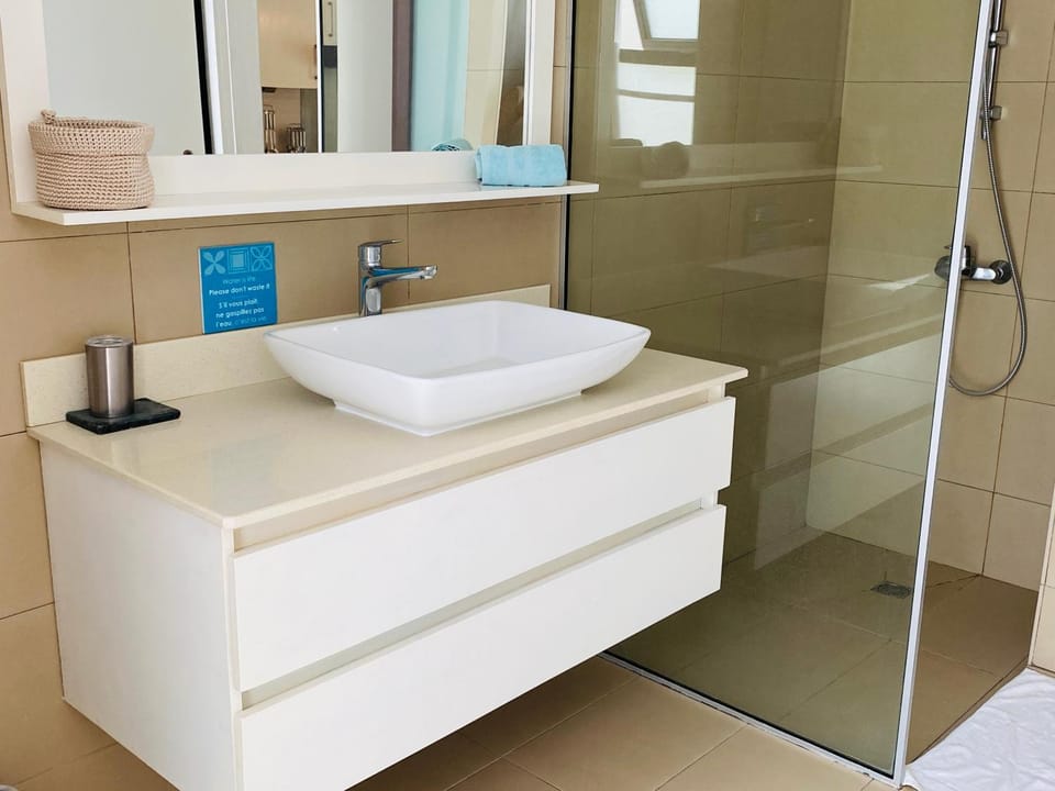 Shower, Bathroom, towels