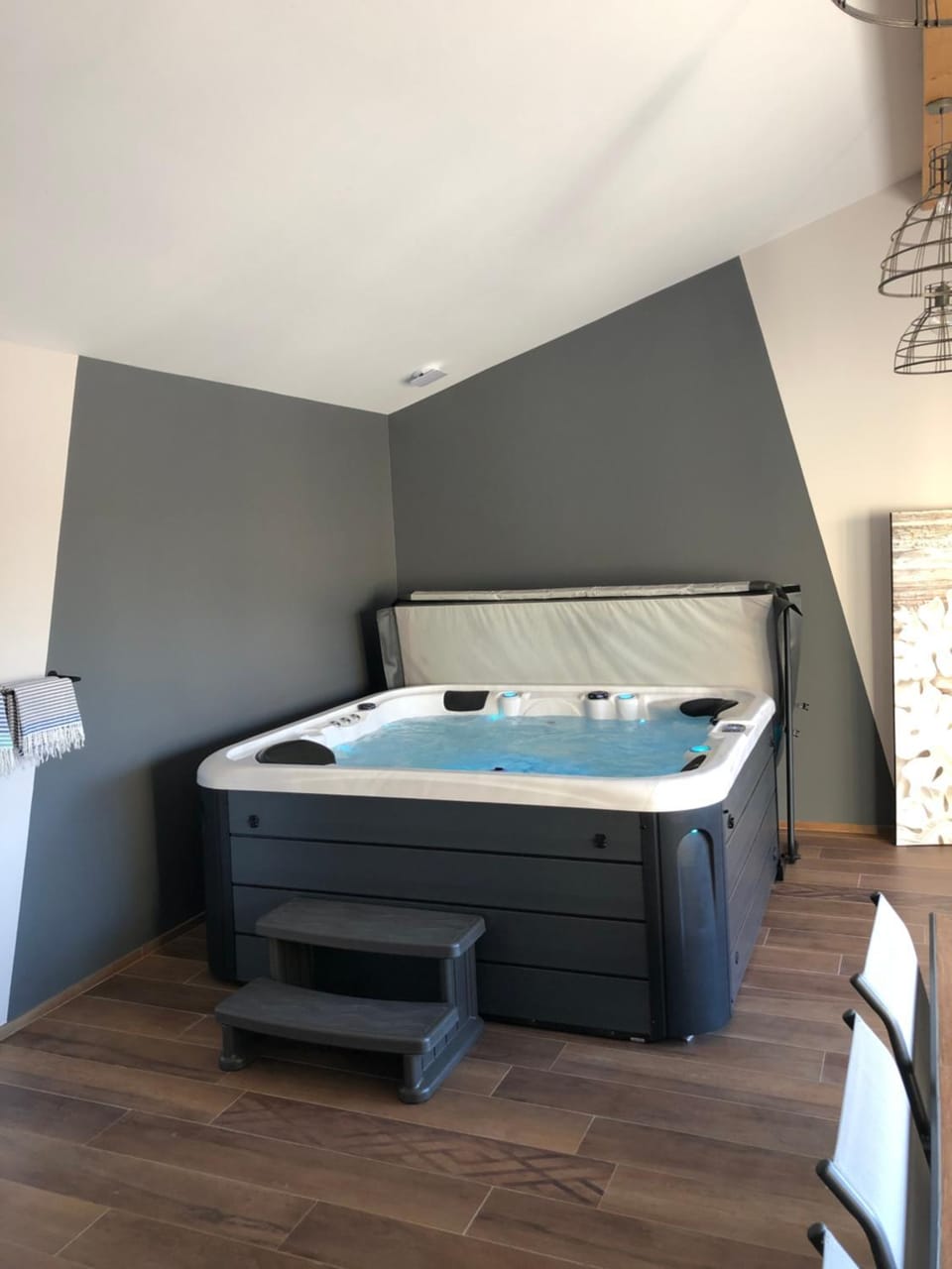 Hot Tub, Hot Tub