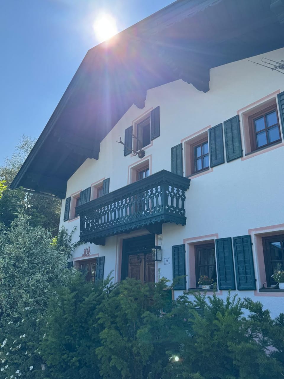 Property building, Spring, Day, Balcony/Terrace