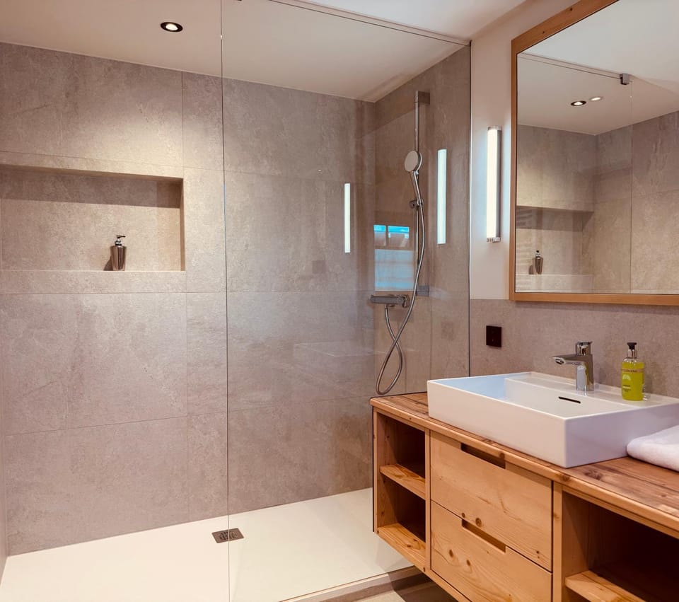 Shower, Bathroom, towels