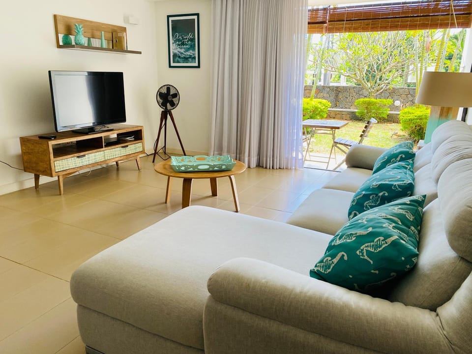 Garden, Balcony/Terrace, Living room, Seating area, Garden view