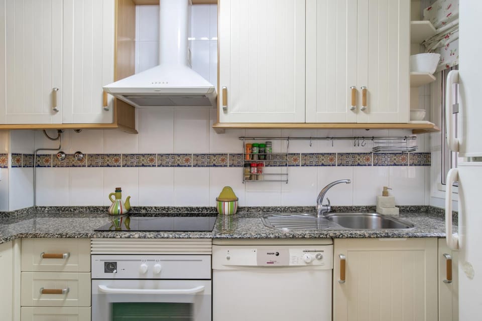 Kitchen or kitchenette, Living room
