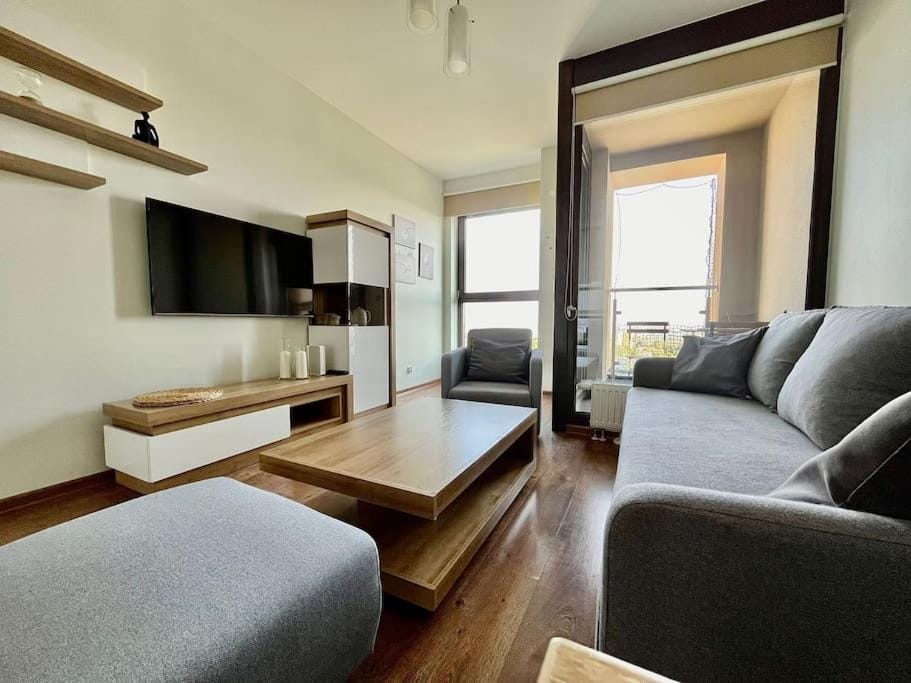 EASY RENT- Metropolitan 2 Free Parking, Hala Globus, 24h Check-in, Zana Apartment in Masovian Voivodeship