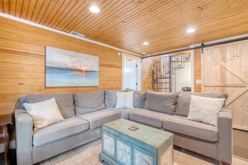 209 W Indian Cabin By The Sea Cabin in Folly Beach