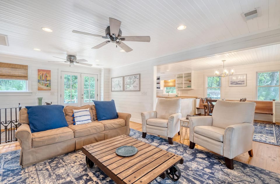 209 W Indian Cabin By The Sea Cabin in Folly Beach