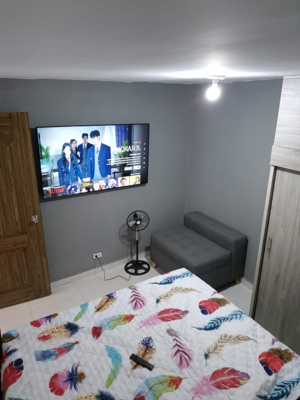 GIGANTE y ELEGANTE APARTAMENTO UNIFAMILIAR Apartment in Medellin