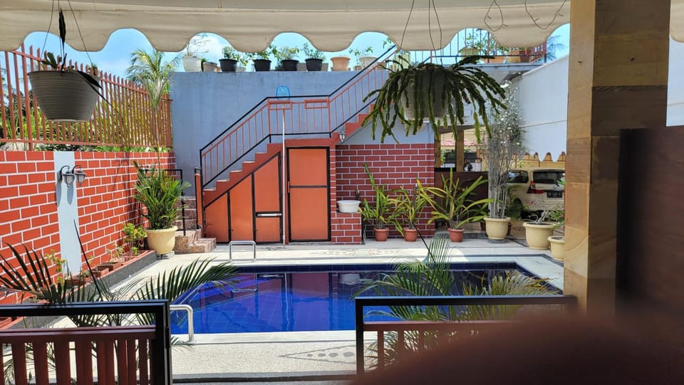 N Villa Bed and Breakfast in Batu Layar