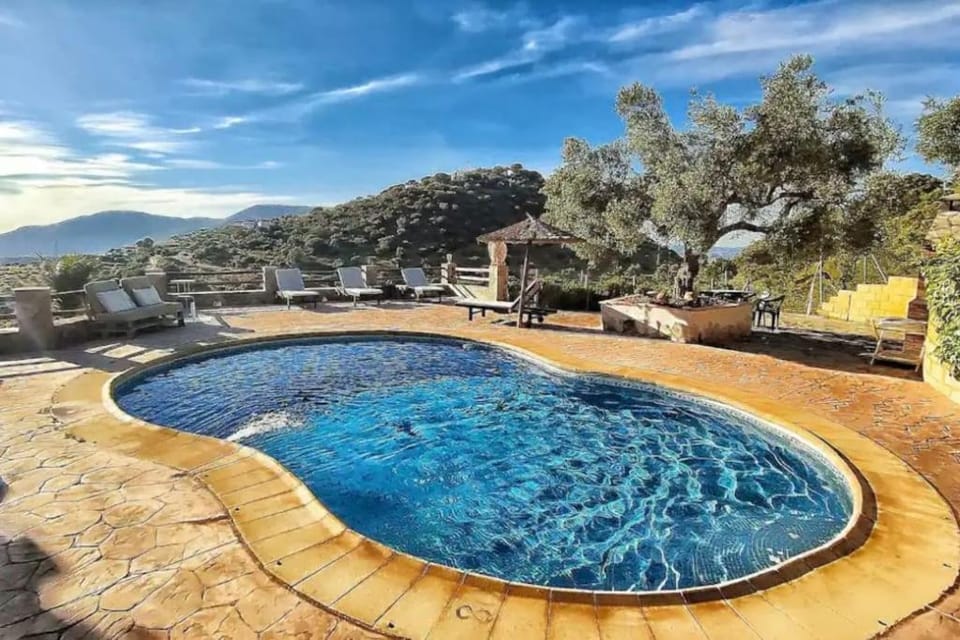 Swimming pool, Swimming pool
