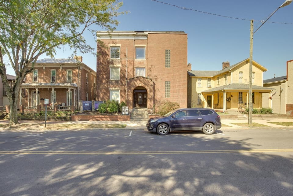 Downtown Condo ~ 23 Mi to Hocking Hills State Park House in Ohio