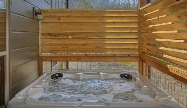 A Lodge at The Glades 12 BR Cabin Private Indoor Pool Hot Tubs Game Rooms and Theater Room Cabin in Gatlinburg