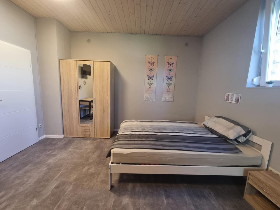Bed, Photo of the whole room, Bedroom