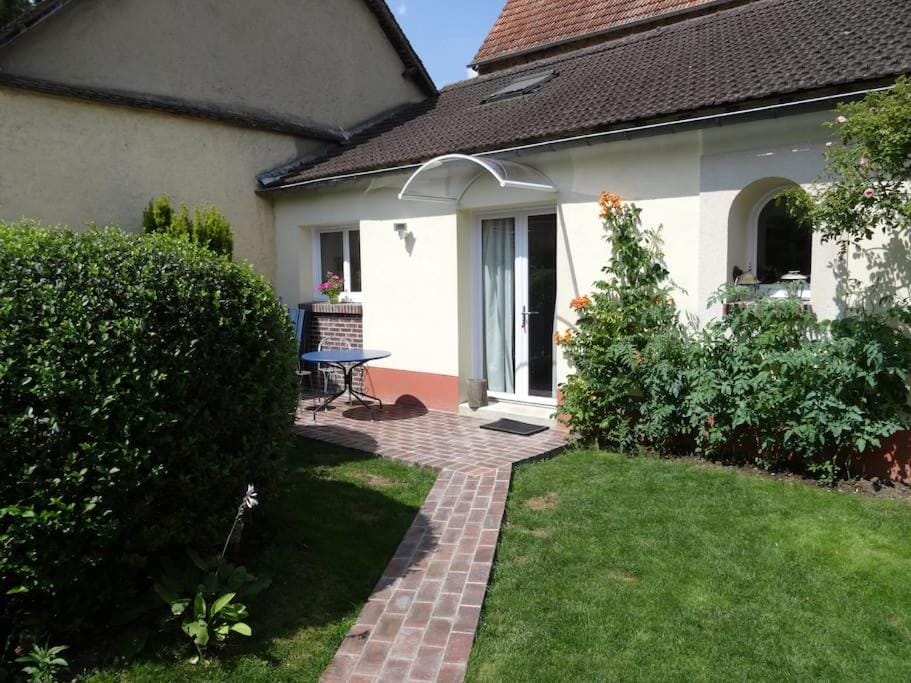 Maisonnette proche de Chartres avec Wifi House in Centre-Val de Loire
