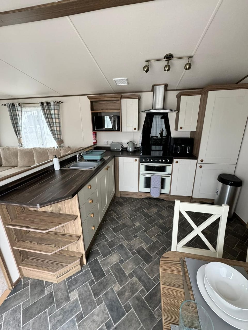 Kitchen or kitchenette, oven, stove