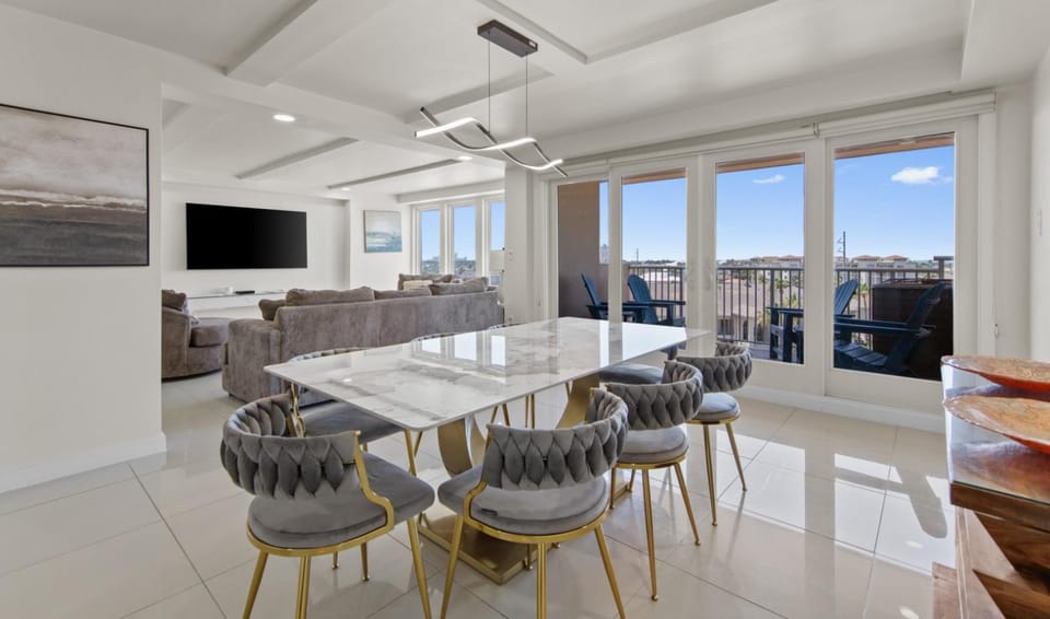 Solare Tower Dreamy Ocean Escape Apartment in South Padre Island