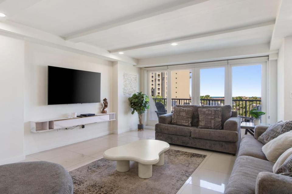 Solare Towers Beachfront Bliss and Relax Apartment in South Padre Island