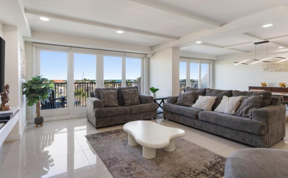 Solare Towers Beachfront Bliss and Relax Apartment in South Padre Island