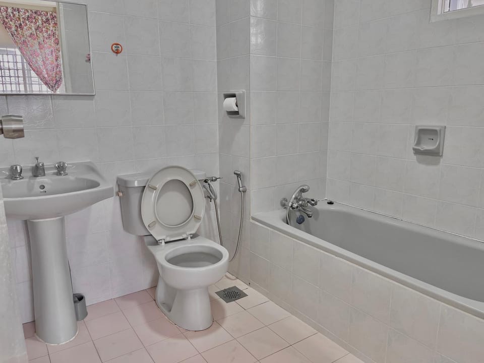 Toilet, Bath