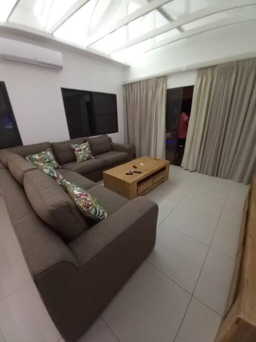 2 Bedroom Bilene San Martinho Beachfront House Villa in Africa