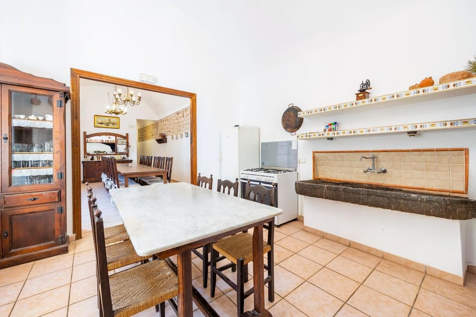 Property building, Kitchen or kitchenette, Living room