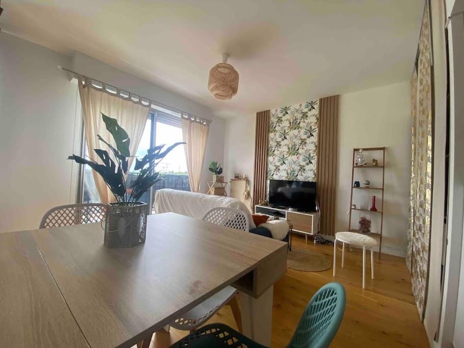 Vue dégagée au calme dernier etage Apartment in Mérignac
