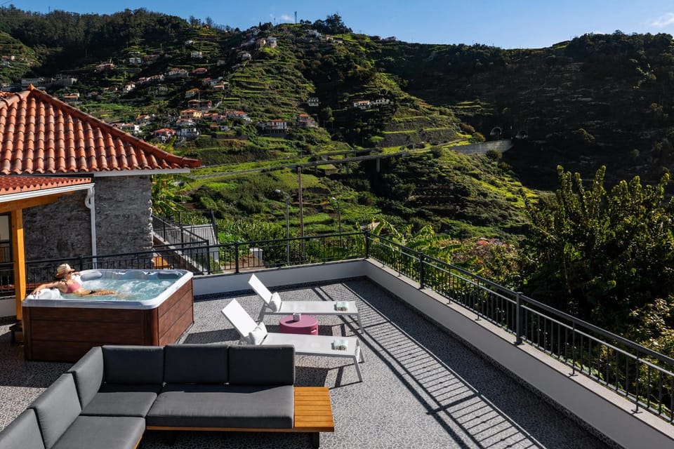 Balcony/Terrace, Mountain view