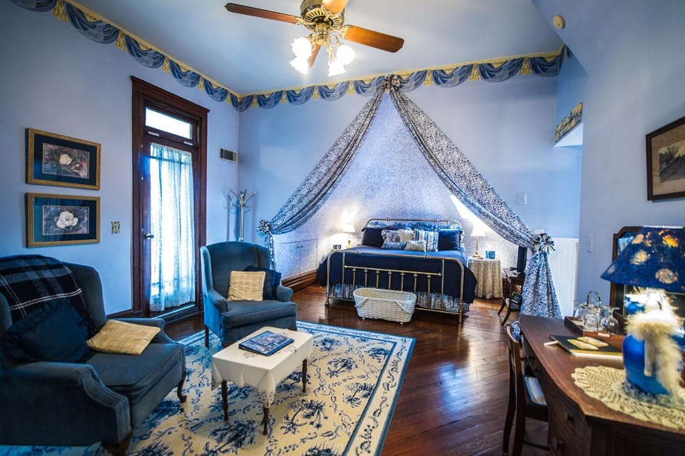 Sugar Magnolia Bed and Breakfast Bed and Breakfast in Atlanta