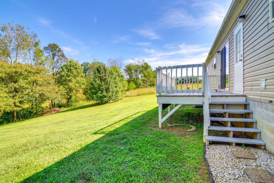 2 Mi to Lake Cumberland: Family-Friendly Retreat! House in Lake Cumberland