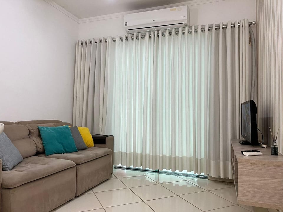 TV and multimedia, Living room, Seating area, air conditioner