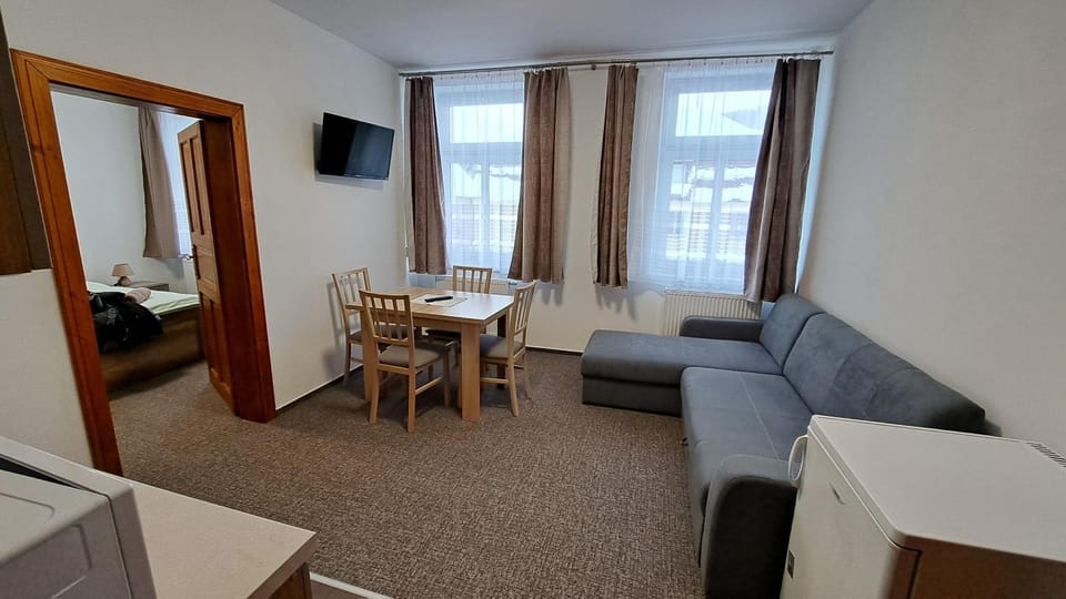 TV and multimedia, Dining area