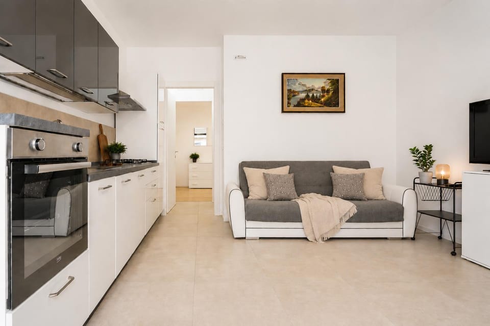 Communal lounge/ TV room, Bed, TV and multimedia, Floor plan, kitchen