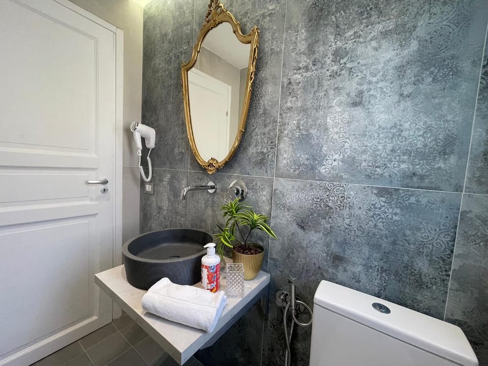 Toilet, Bathroom